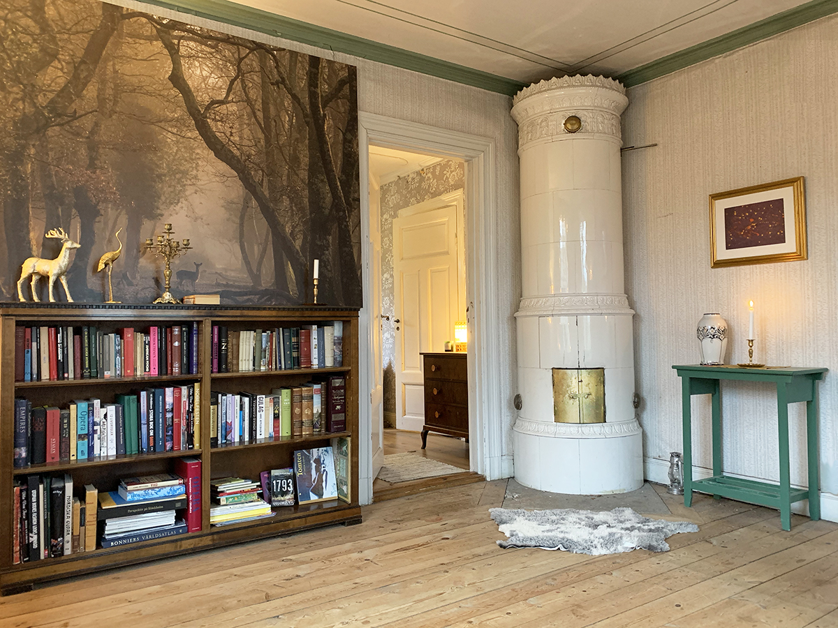 Vardagsrum med kakelugn